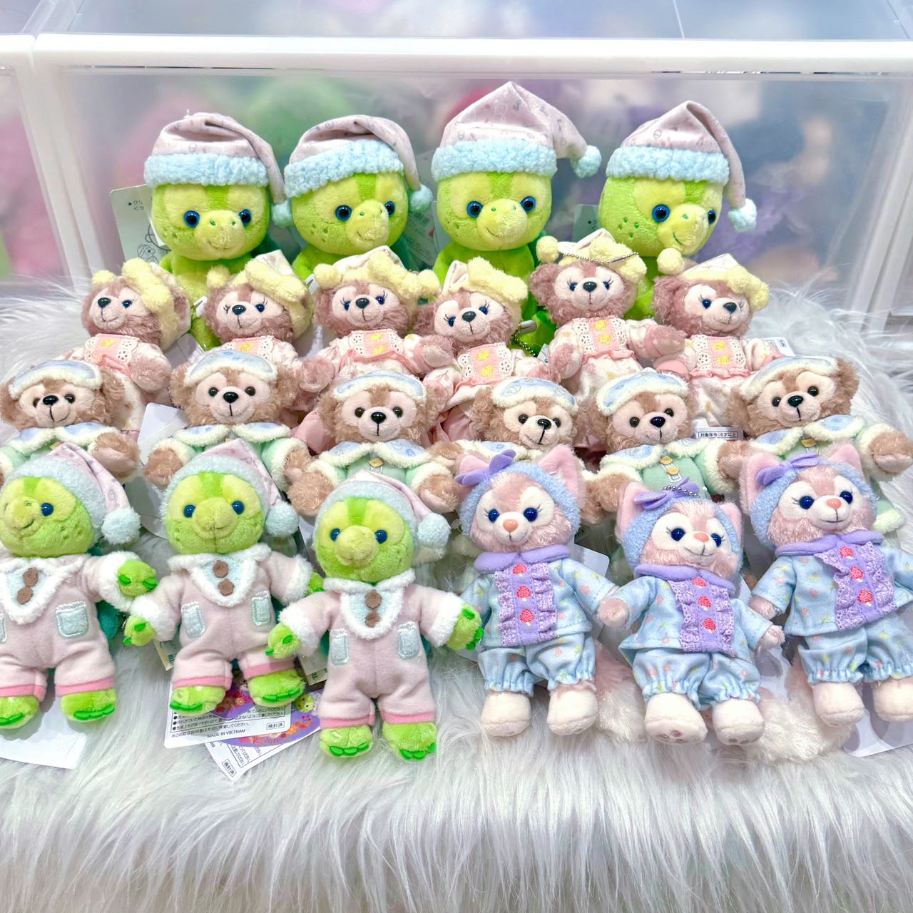 Disney Lingna Belle keychain东京迪士尼睡衣挂件2024