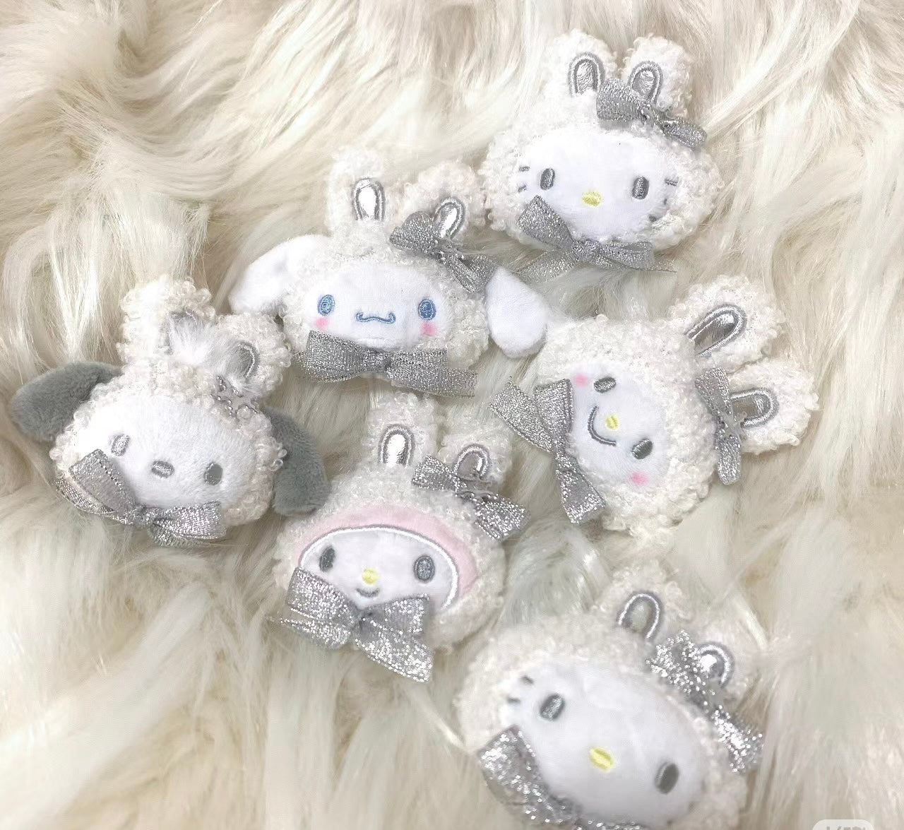 SANRIO|SECRET Hirclip FLUFFY SNOW RABBIT