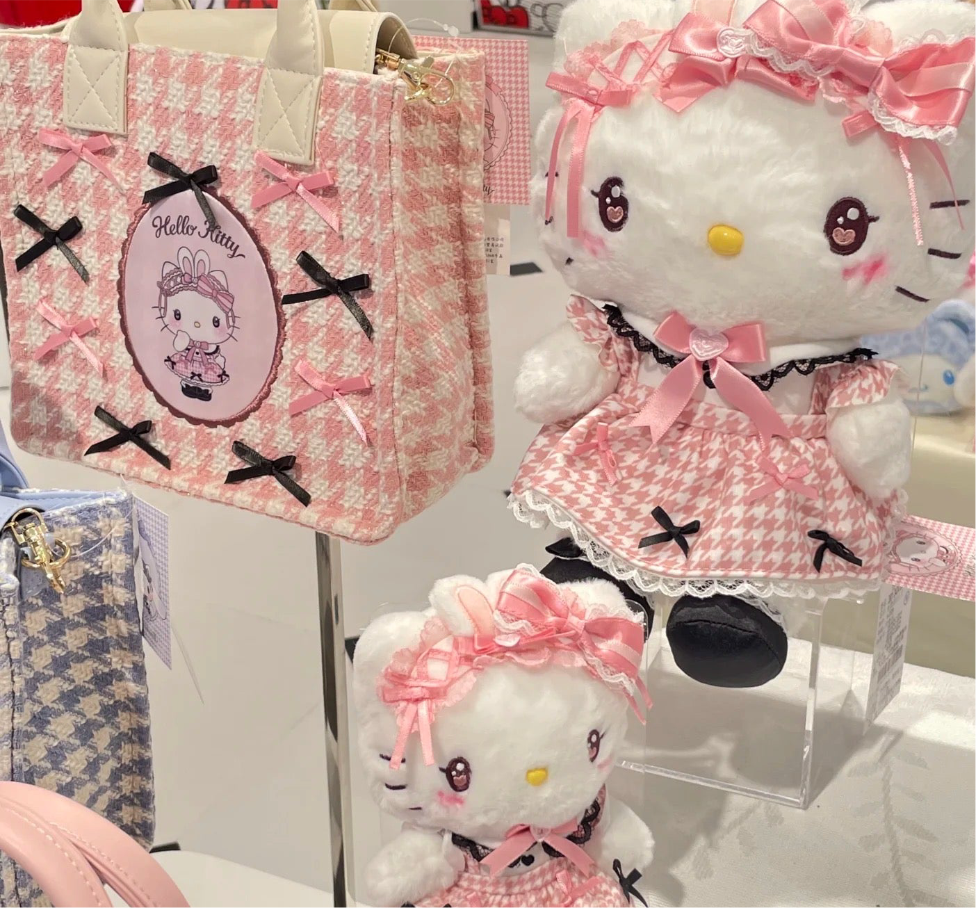 Sanrio Lace Lolita Dress Keychain 梦幻蕾丝