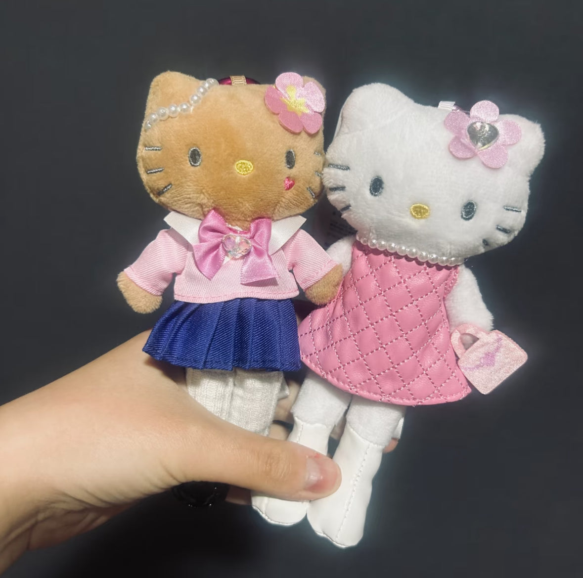 Sanrio Hello Kitty Long Leg Pink Skirt Mascot Keychain