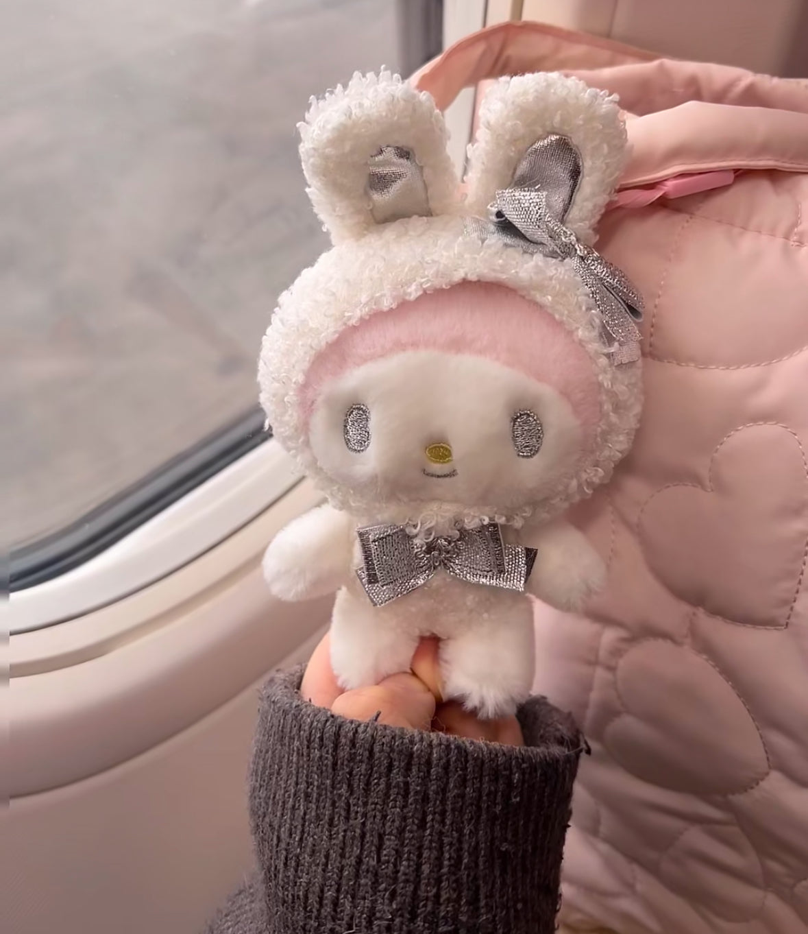 SANRIO|Fluffy Snow Rabbit My Melody keychain