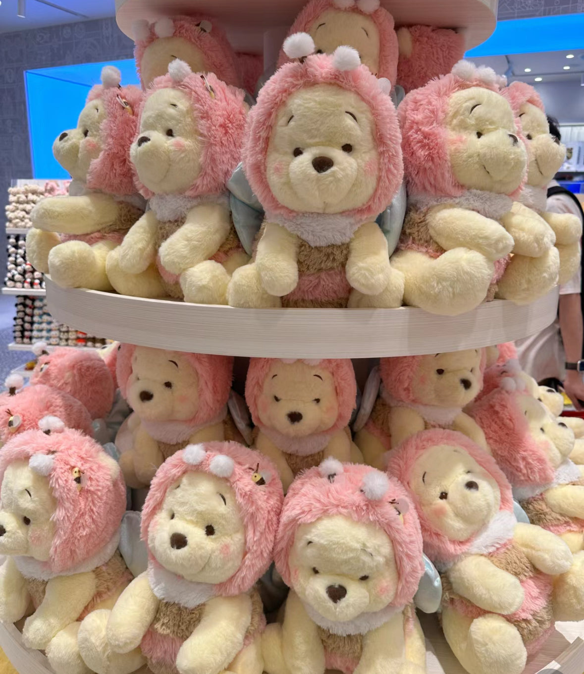 Tokyo Disney Pink Winnie the pooh Doll🐝东京迪士尼粉维尼公仔